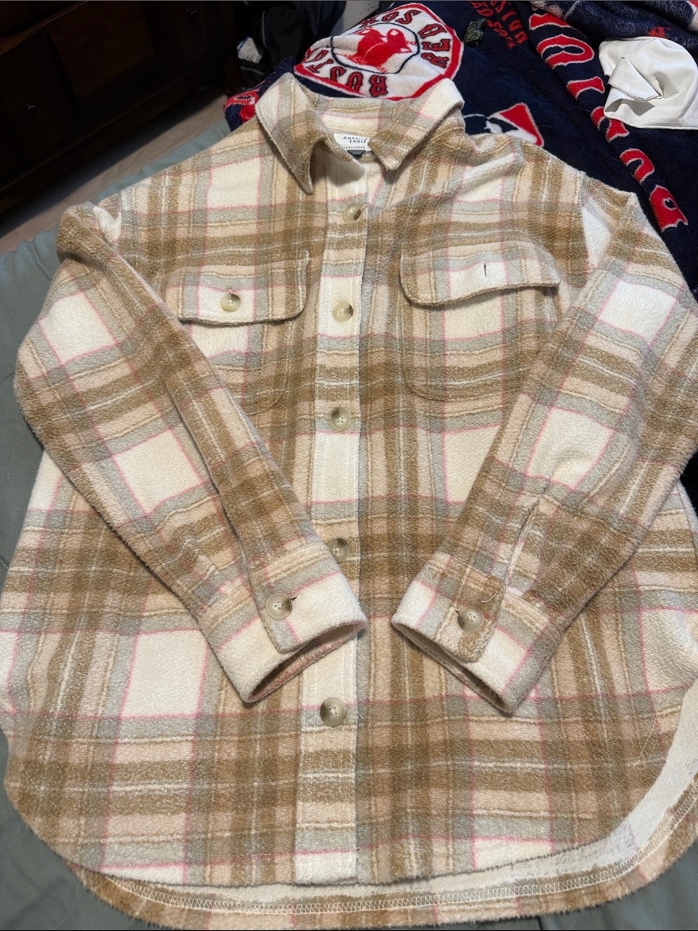 American Eagle Women Plaid Shacket in Cream & Tan
